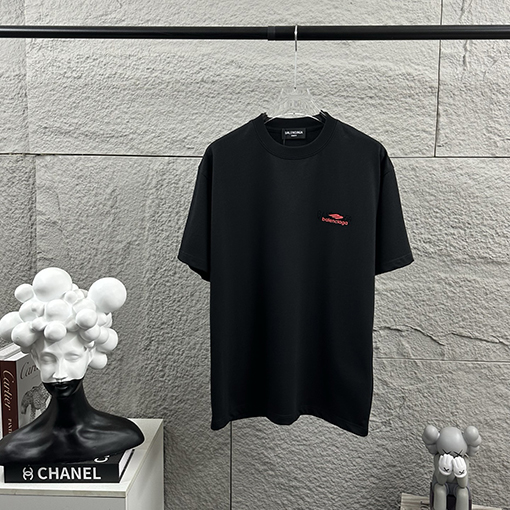 バレンシアガ Balenciaga クラシックなシリコンフロックの半袖Tシャツ