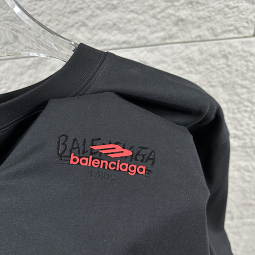 バレンシアガ Balenciaga クラシックなシリコンフロックの半袖Tシャツ
