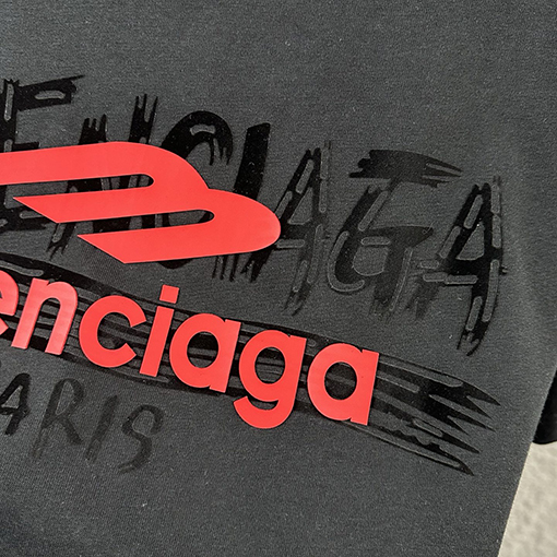 バレンシアガ Balenciaga クラシックなシリコンフロックの半袖Tシャツ