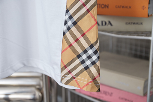 バーバリースーパーコピー チェック柄パッチワーク刺繍半袖Tシャツ