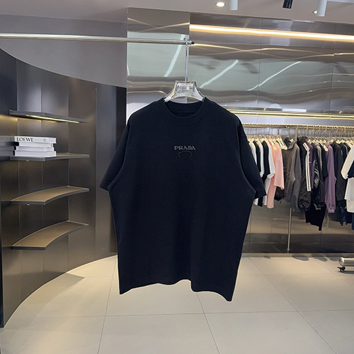 プラダ PRADAトライアングルロゴハンドカット中空の刺繍シリーズ半袖Tシャツ
