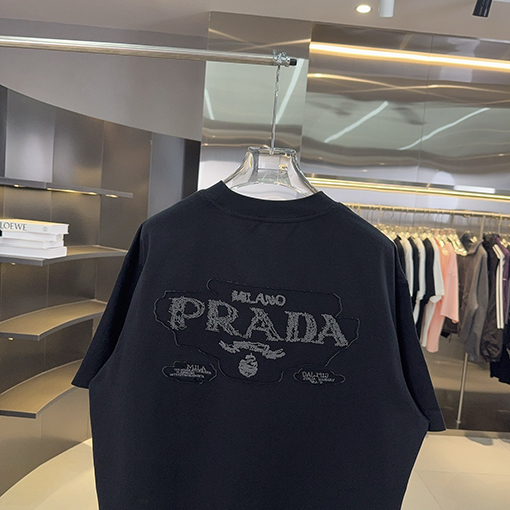 プラダ PRADAトライアングルロゴハンドカット中空の刺繍シリーズ半袖Tシャツ