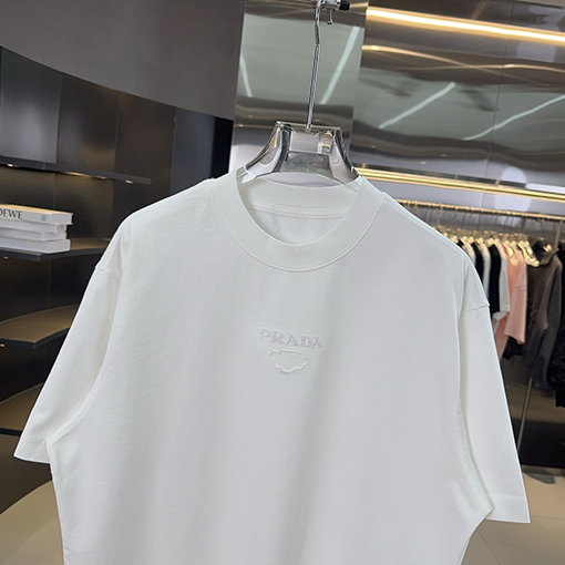 プラダ PRADAトライアングルロゴハンドカット中空の刺繍シリーズ半袖Tシャツ