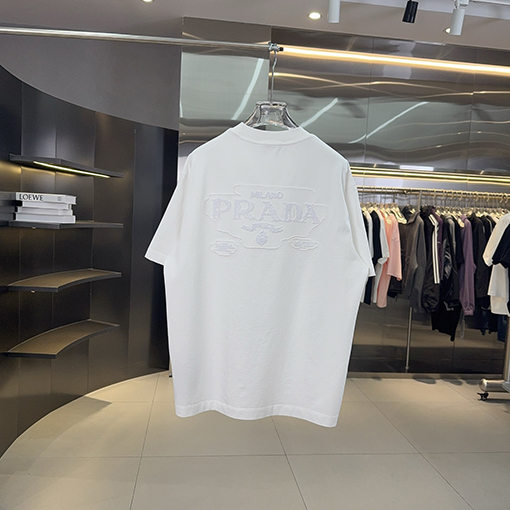 プラダ PRADAトライアングルロゴハンドカット中空の刺繍シリーズ半袖Tシャツ