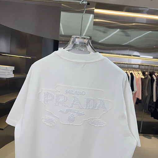 プラダ PRADAトライアングルロゴハンドカット中空の刺繍シリーズ半袖Tシャツ
