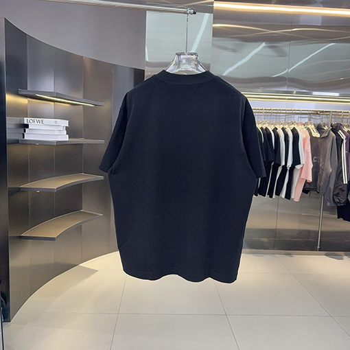 プラダ PRADAト刺繍とスタッズをしたデザインリーズの半袖Tシャツ