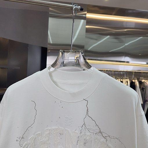 ジバンシイコピー Givenchy 新プリント刺繍ハンドカットシリーズ半袖Tシャツ