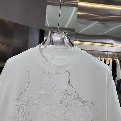 ジバンシイコピー Givenchy 新プリント刺繍ハンドカットシリーズ半袖Tシャツ