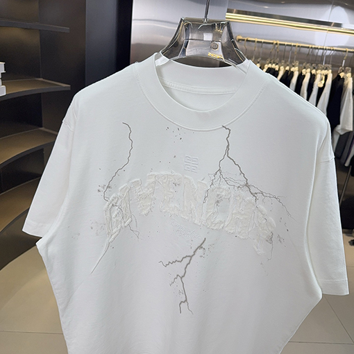 ジバンシイコピー Givenchy 新プリント刺繍ハンドカットシリーズ半袖Tシャツ