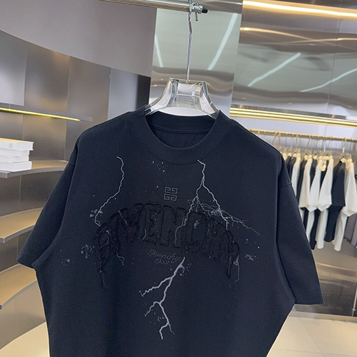 ジバンシイコピー Givenchy 新プリント刺繍ハンドカットシリーズ半袖Tシャツ