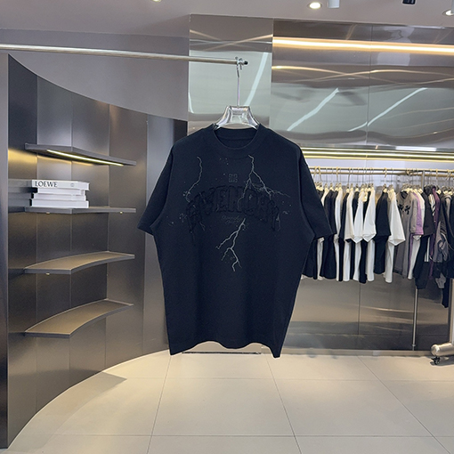 ジバンシイコピー Givenchy 新プリント刺繍ハンドカットシリーズ半袖Tシャツ