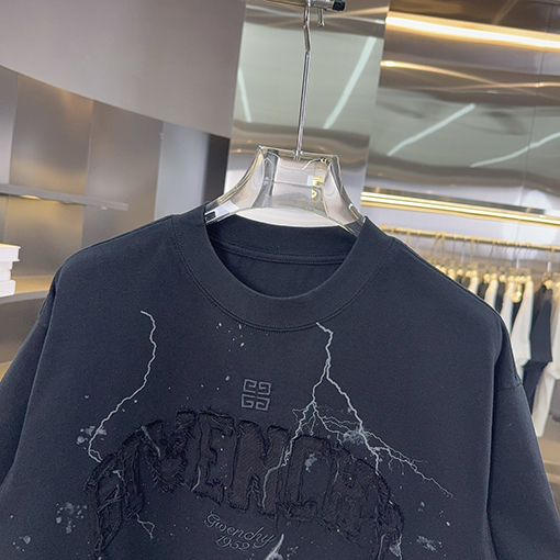 ジバンシイコピー Givenchy 新プリント刺繍ハンドカットシリーズ半袖Tシャツ