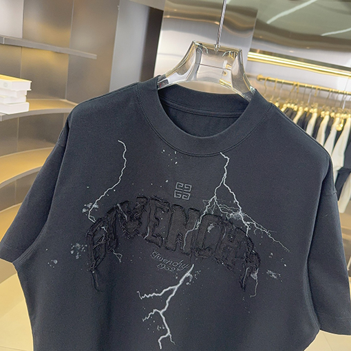 ジバンシイコピー Givenchy 新プリント刺繍ハンドカットシリーズ半袖Tシャツ
