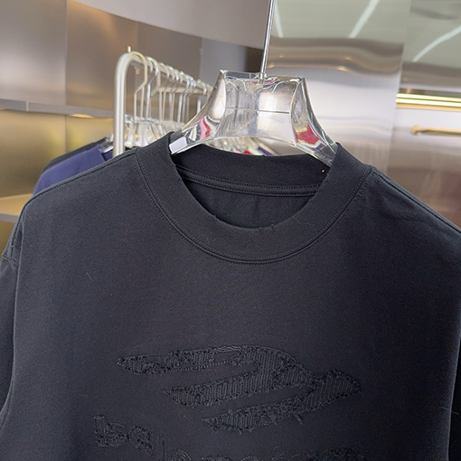 バレンシアガ Balenciaga カットアウトとウォッシュのディテールがされた刺繍パッチワーク半袖Tシャツ