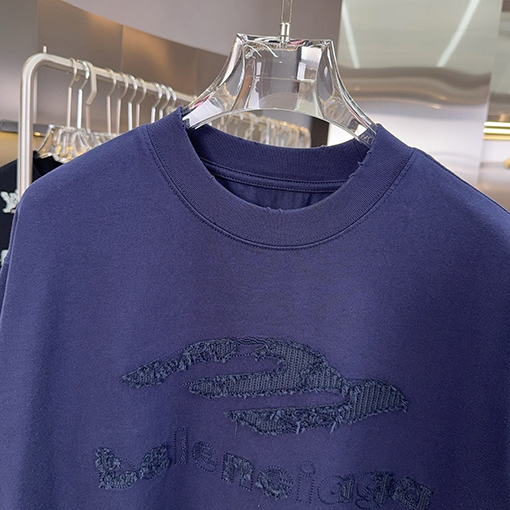 バレンシアガ Balenciaga カットアウトとウォッシュのディテールがされた刺繍パッチワーク半袖Tシャツ