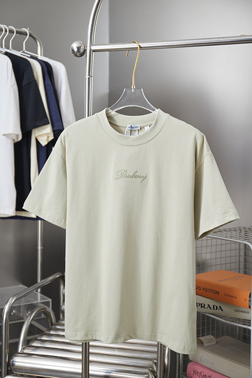 バーバリー チェック柄の筆記体ロゴ半袖Tシャツ