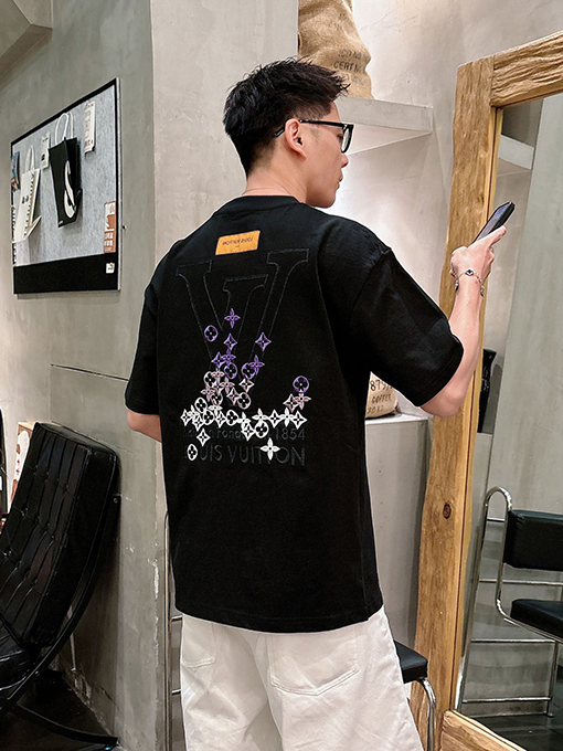 ルイヴィトン カラーブロック刺繍入り LV 半袖Tシャツ