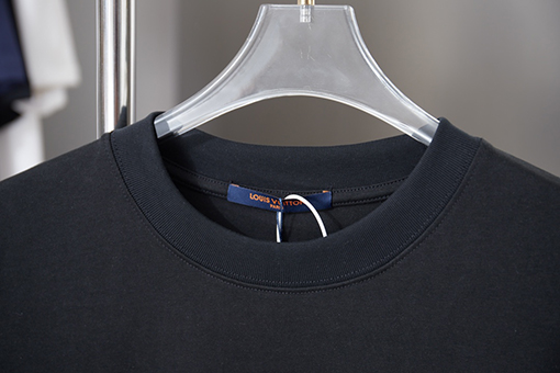 ルイヴィトン カラーブロック刺繍入り LV 半袖Tシャツ