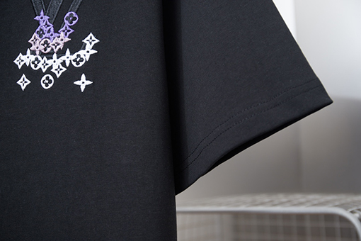 ルイヴィトン カラーブロック刺繍入り LV 半袖Tシャツ