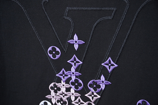 ルイヴィトン カラーブロック刺繍入り LV 半袖Tシャツ