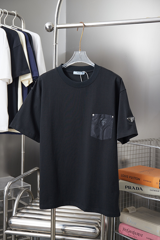 プラダ 新作ポケットプリント半袖Tシャツ