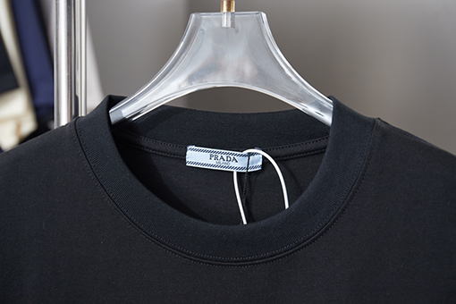 プラダ 新作ポケットプリント半袖Tシャツ