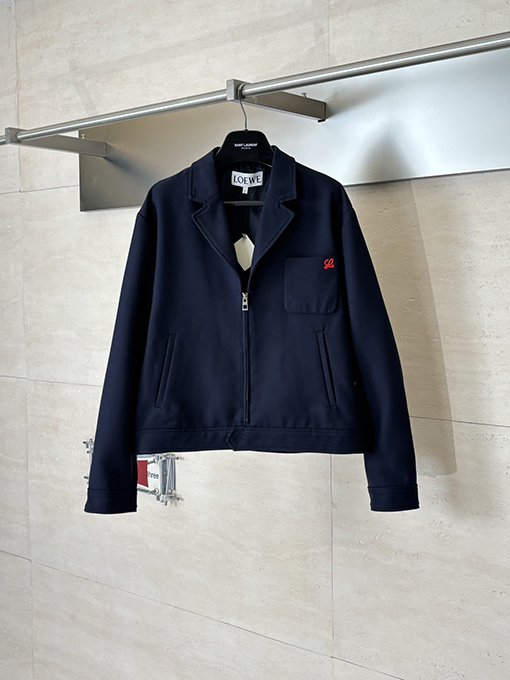 ロエベスーパーコピー 新作スーツカラーデザインの新作ショートジャケット