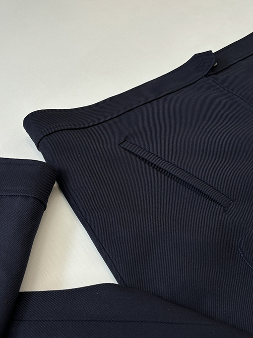 ロエベスーパーコピー 新作スーツカラーデザインの新作ショートジャケット