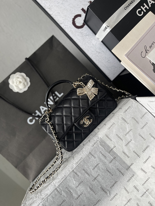 シャネルコピー レディースラムスキンペンダントCFハンドバッグ
