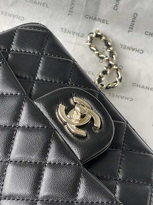 シャネルコピー レディースラムスキンペンダントCFハンドバッグ