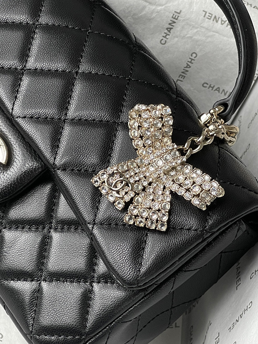 シャネルコピー レディースラムスキンペンダントCFハンドバッグ