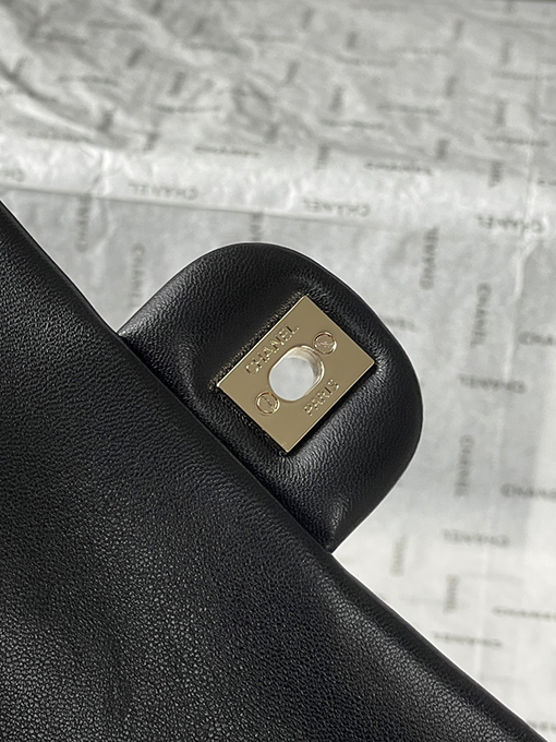 シャネルコピー レディースラムスキンペンダントCFハンドバッグ