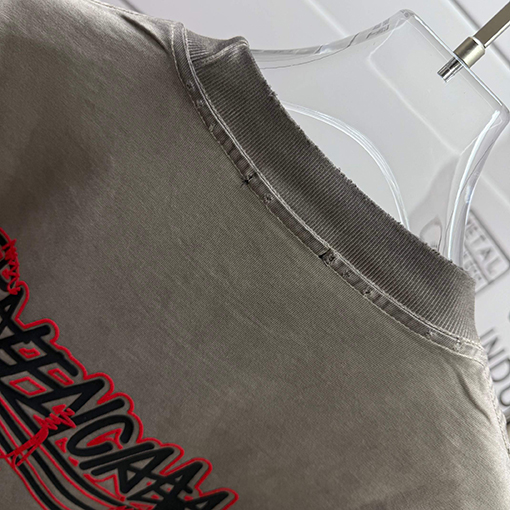 バレンシアガ Balenciaga 洗いざらしのクルーネック半袖Tシャツ