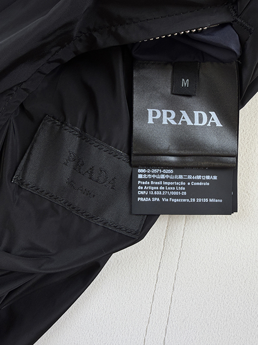 プラダブランドコピー 両面トライアングルアイアンリバーシブルジャケット