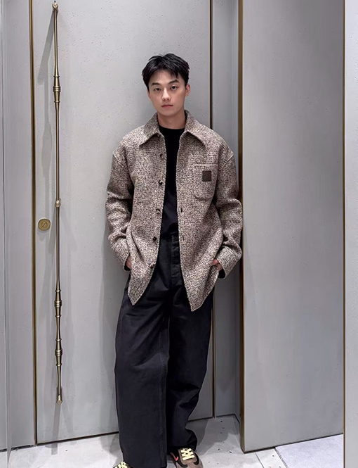 ロエベブランドスーパーコピー レザーロゴウールコート