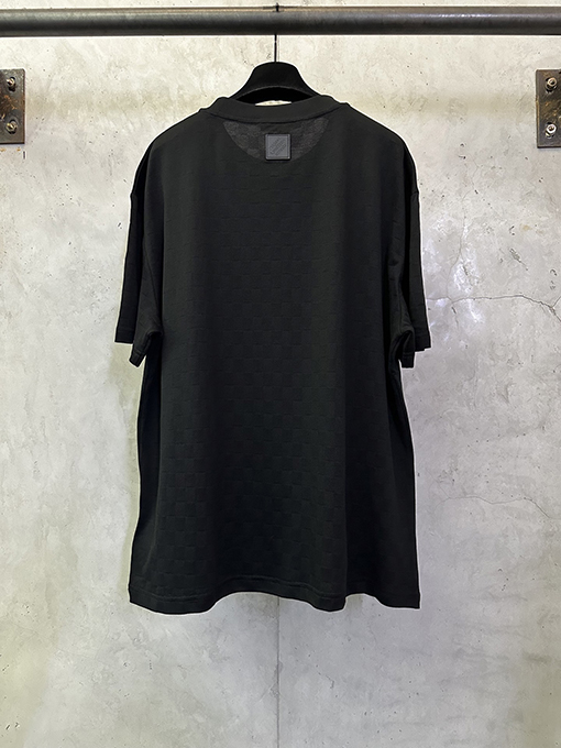 ルイヴィトンブランドスーパーコピー クラシックなチェッカーボードロゴディテールの半袖Tシャツ