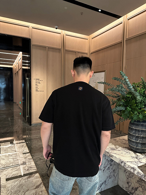 ルイヴィトンコピー スタイリッシュなマッシュルームインレイクルーネック半袖Tシャツ