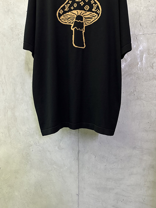 ルイヴィトンコピー スタイリッシュなマッシュルームインレイクルーネック半袖Tシャツ