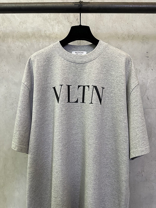 ヴァレンティノブランドコピー レターロゴプリント半袖Tシャツ