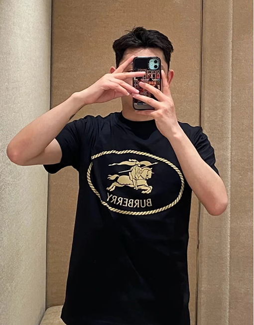 バーバリーブランドスーパーコピー ウォーホース ロゴ フォームプリント 半袖Tシャツ