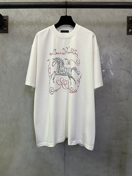 ルイヴィトンブランドコピー 馬年プリントクルーネック半袖Tシャツ