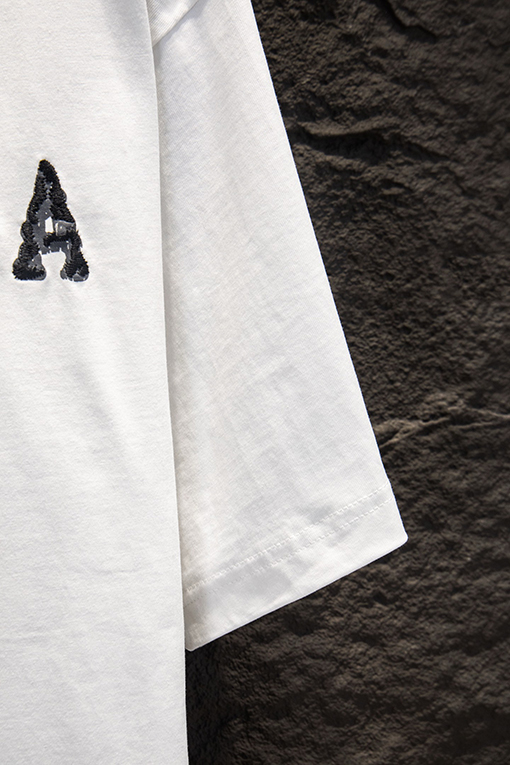 バレンシアガブランドコピー Balenciaga ヘクラシックなヘビーデューティープリントアップリケ刺繍半袖Tシャツ