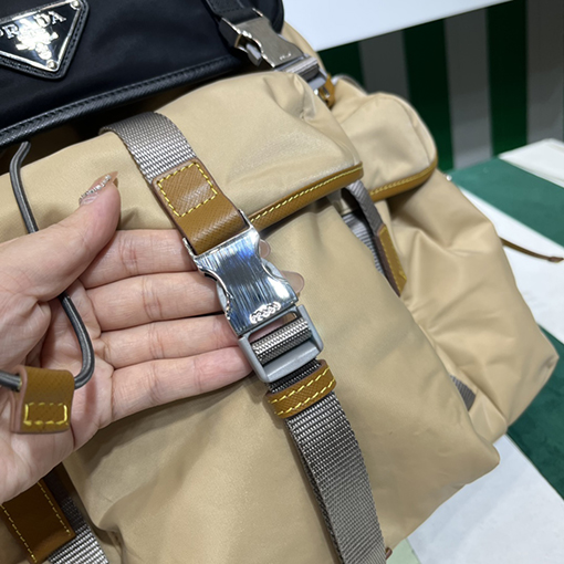 プラダスーパーコピー Saffiano 機能のな大型バックパック