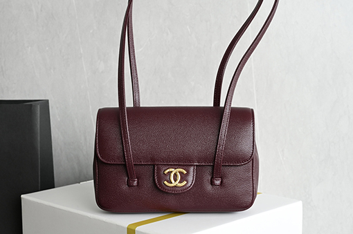 シャネルブランドコピー 26Cレディースシリーズ パールフラワーバックル LPランチボックスバッグ