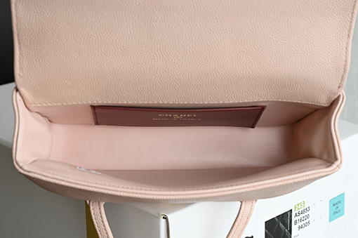 シャネルブランドコピー 26Cレディースシリーズ パールフラワーバックル LPランチボックスバッグ