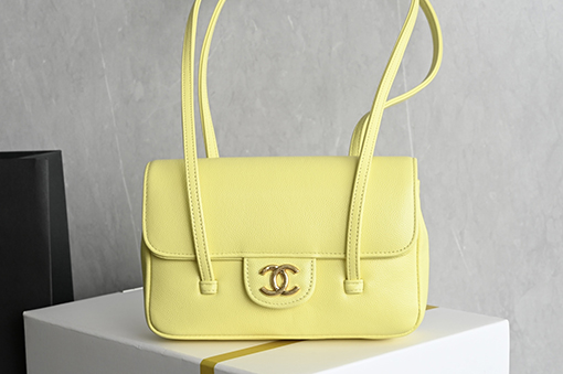 シャネルブランドコピー 26Cレディースシリーズ パールフラワーバックル LPランチボックスバッグ