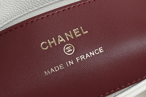 シャネルブランドコピー 26Cレディースシリーズ パールフラワーバックル LPランチボックスバッグ