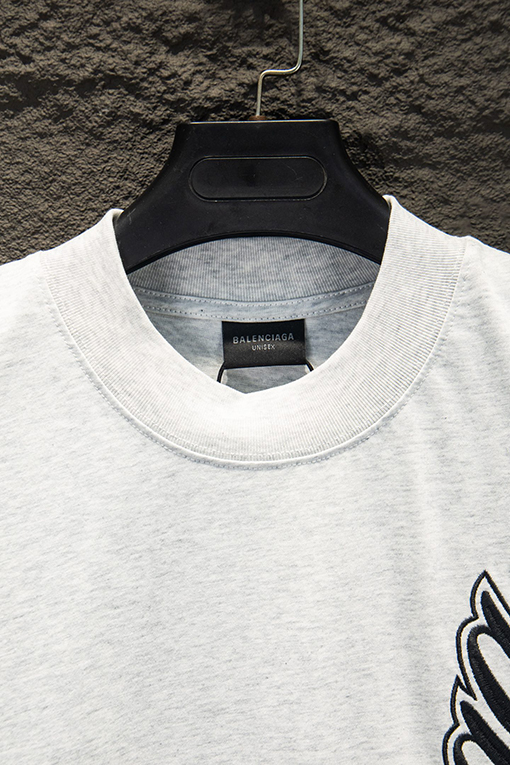 バレンシアガスーパーコピー Balenciaga 新モデル馬年の刺繍半袖Tシャツ