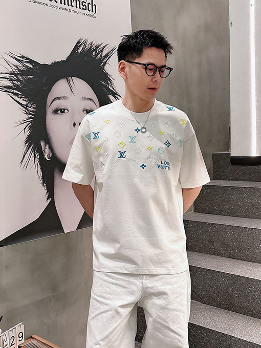 ルイヴィトンコピー カラーブロック刺繍入り LV 半袖Tシャツ