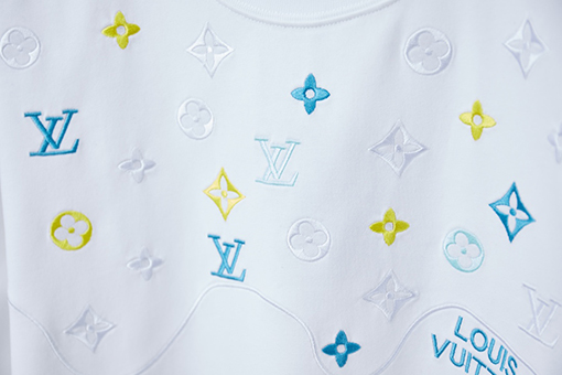 ルイヴィトンコピー カラーブロック刺繍入り LV 半袖Tシャツ